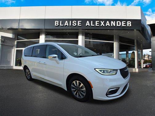 2022 Chrysler Pacifica Hybrid Limited