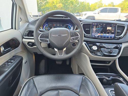 2022 Chrysler Pacifica Hybrid Limited