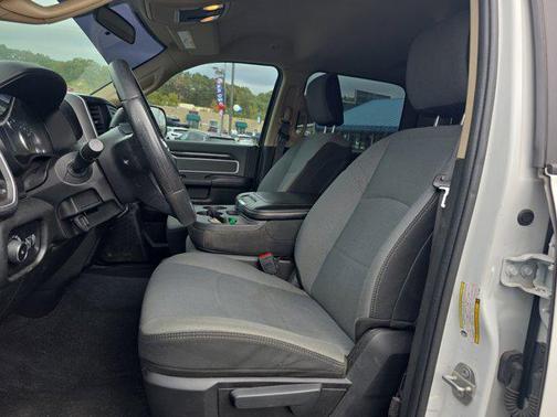 2020 RAM 2500 Big Horn Crew Cab 4X4 6'4' Box