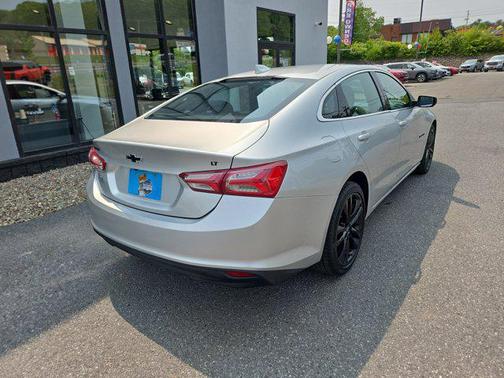 2022 Chevrolet Malibu FWD LT