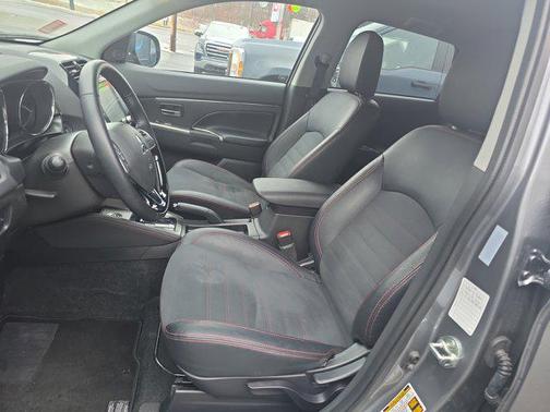 2025 Mitsubishi Outlander Sport SE