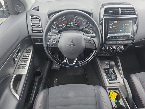 2025 Mitsubishi Outlander Sport SE