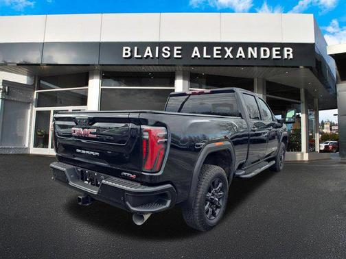 Onyx Black 2025 GMC Sierra 2500 AT4