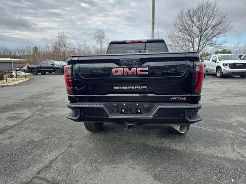 Onyx Black 2025 GMC Sierra 2500 AT4