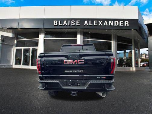 Onyx Black 2025 GMC Sierra 2500 AT4