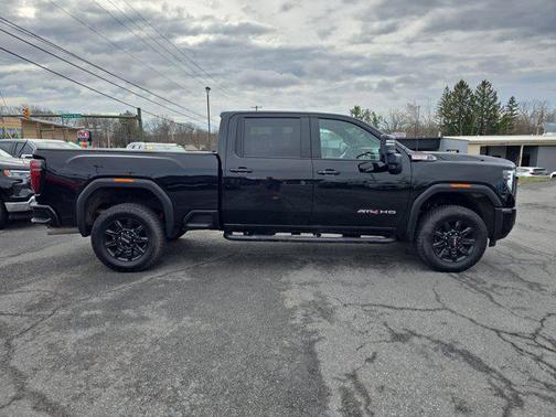 Onyx Black 2025 GMC Sierra 2500 AT4