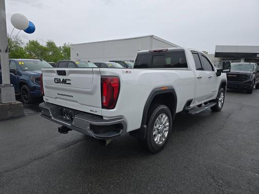 Summit White 2022 GMC Sierra 2500 SLT