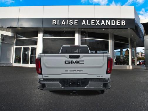Summit White 2022 GMC Sierra 2500 SLT