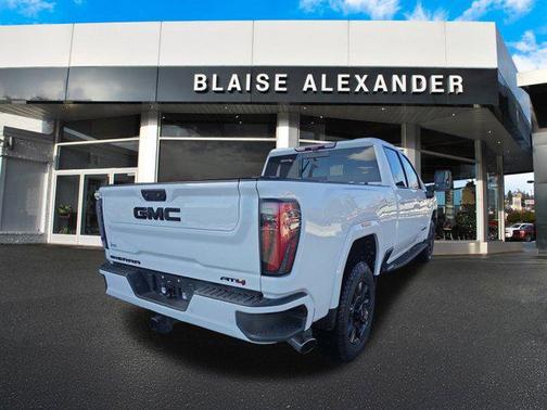 2024 GMC Sierra 2500 AT4