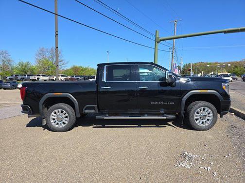 Onyx Black 2022 GMC Sierra 2500 Denali