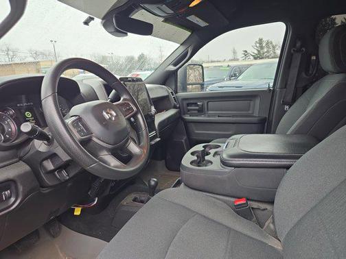 2024 RAM 3500 Tradesman Crew Cab 4x4 8' Box