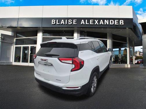2024 GMC Terrain SLT