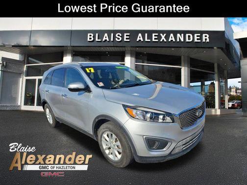 Sparkling Silver 2017 Kia Sorento LX