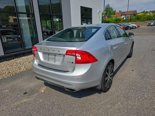 2018 Volvo S60 Inscription T5 Platinum