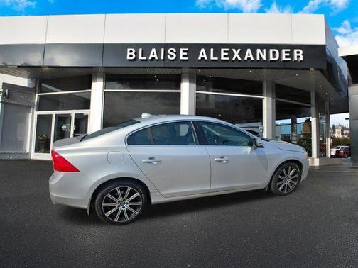2018 Volvo S60 Inscription T5 Platinum