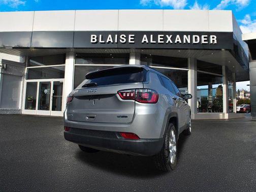 2022 Jeep Compass Latitude Lux