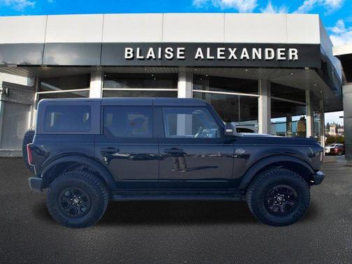 Shadow Black 2023 Ford Bronco Wildtrak