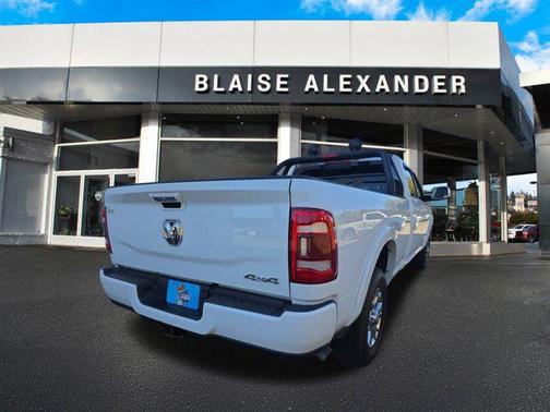 2022 RAM 3500 Laramie Crew Cab 4x4 8' Box