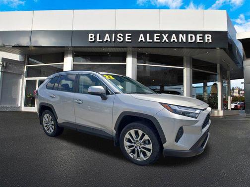 2022 Toyota RAV4 XLE Premium