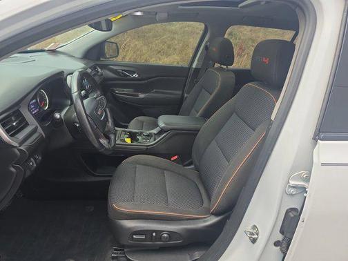 2020 GMC Acadia AWD AT4