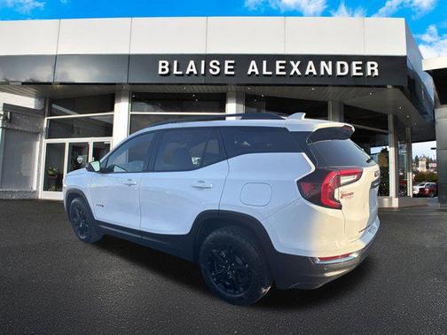 2024 GMC Terrain AWD AT4
