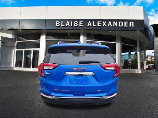 2024 GMC Terrain SLT