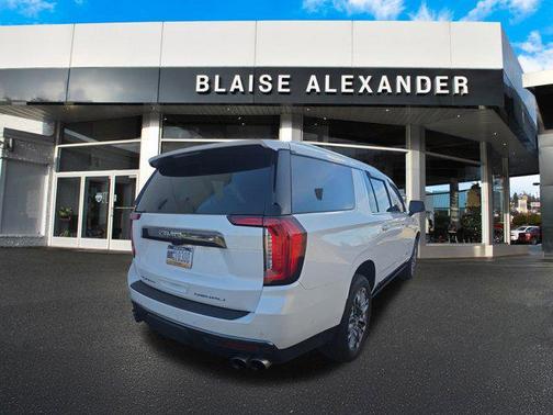 2023 GMC Yukon XL Denali Ultimate