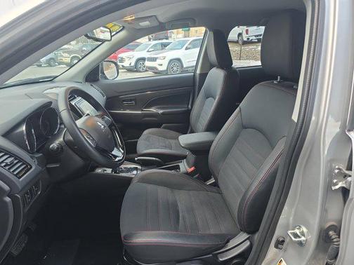 2025 Mitsubishi Outlander Sport SE