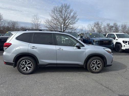 Ice Silver Metallic 2020 Subaru Forester Premium