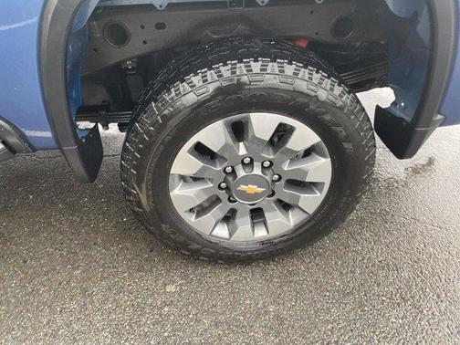 Lakeshore Blue Metallic 2025 Chevrolet Silverado 2500 Custom