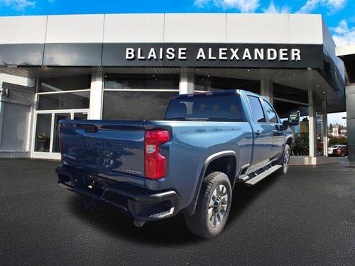 Lakeshore Blue Metallic 2025 Chevrolet Silverado 2500 Custom