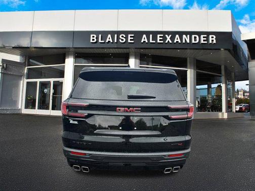2026 GMC Acadia AWD AT4