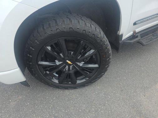 Iridescent Pearl Tricoat 2023 Chevrolet Silverado 1500 High Country