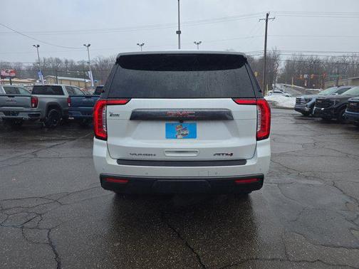 2023 GMC Yukon XL 4WD AT4