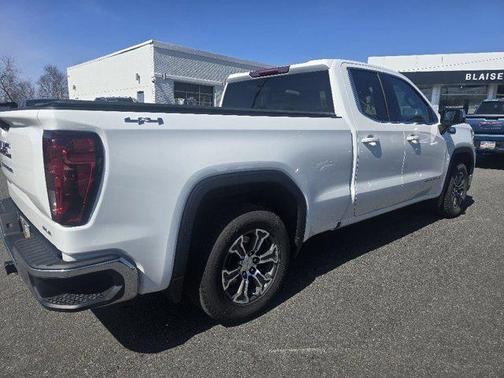 Summit White 2023 GMC Sierra 1500 SLE