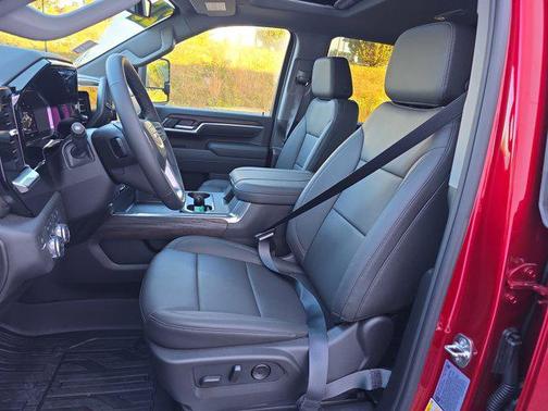 2025 GMC Sierra 3500 SLT