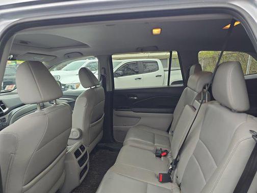 Lunar Silver Metallic 2016 Honda Pilot EX-L