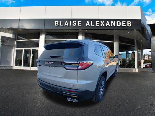 2026 GMC Acadia AWD AT4