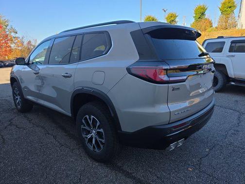 2026 GMC Acadia AWD AT4