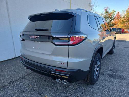 2026 GMC Acadia AWD AT4