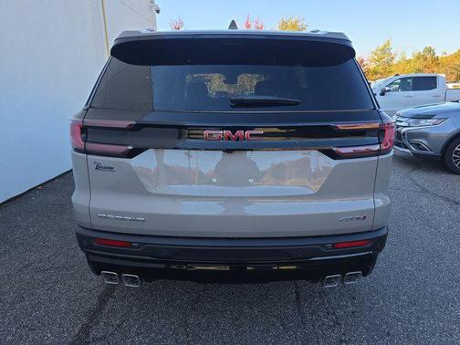 2026 GMC Acadia AWD AT4