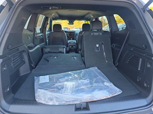 2026 GMC Acadia AWD AT4