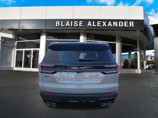2026 GMC Acadia AWD AT4
