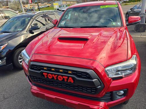 Barcelona Red Metallic 2018 Toyota Tacoma TRD Sport