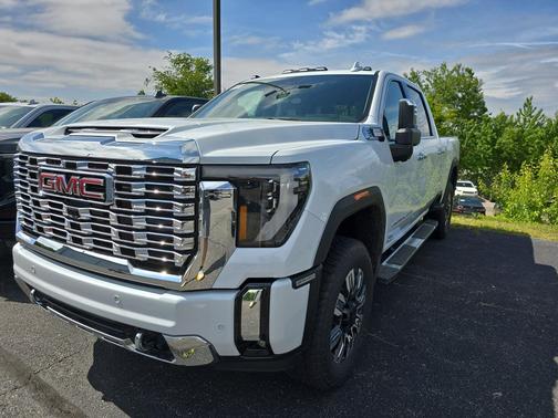 Glacier White Tricoat 2026 GMC Sierra 3500 Denali