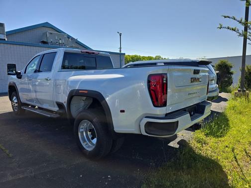 Glacier White Tricoat 2026 GMC Sierra 3500 Denali