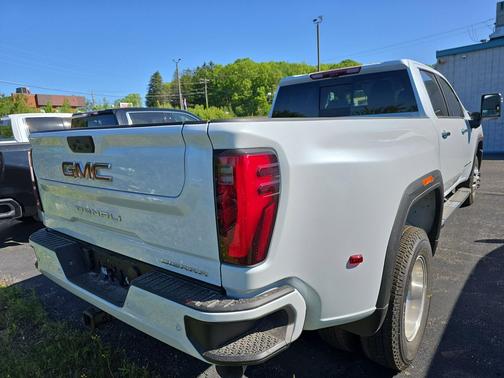 Glacier White Tricoat 2026 GMC Sierra 3500 Denali