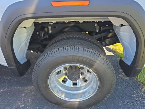 Glacier White Tricoat 2026 GMC Sierra 3500 Denali