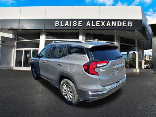 2024 GMC Terrain SLT