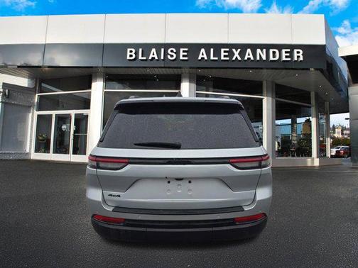 2024 Jeep Grand Cherokee Altitude